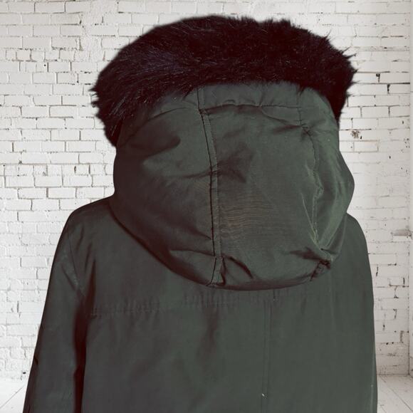Bass Parka Puffer Jacket Sz XL Womens Olive Down Quilted Black Faux Fur Hood - Picture 5 of 12